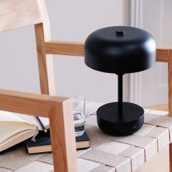 Haipot LED - Genopladelig - Bordlampe - Sort - IP44 - Dyberg Larsen