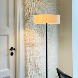 Calix Gulvlampe Med Stofskrm - Natur/Sort - 37 - Dyberg Larsen