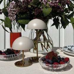 Along Mini Genopladelig Bordlampe - 3-Trin - 2 stk I ske - Baige/Messing - Dyberg Larsen