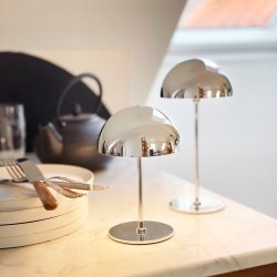 Along Mini Genopladelig Bordlampe - 3-Trin - 2 stk I ske - Krom - Dyberg Larsen