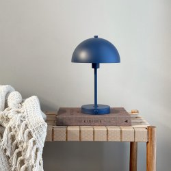 Stockholm V2 Bordlampe - Genopladelig - 3-Trin - Indigo Bl - Dyberg Larsen