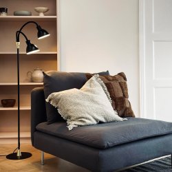 Lilje Gulvlampe - Sort/Messing - Dyberg Larsen