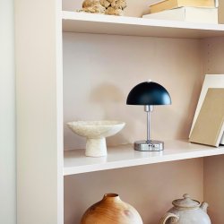 Malm Bordlampe - Sort/Krom - Genopladelig - Dyberg Larsen