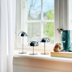 Along Mini Genopladelig Bordlampe - 3-Trin - 3 stk I ske - Krom - Dyberg Larsen
