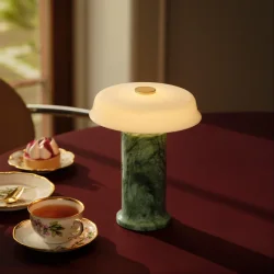 Trip No. 2 - Genopladelig Bordlampe - Apple/Opal - Design By Us