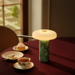 Trip - Genopladelig Bordlampe - Apple/Opal - Design By Us