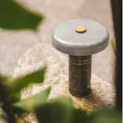 Trip - Genopladelig Bordlampe - Ash/Gray - Design By Us