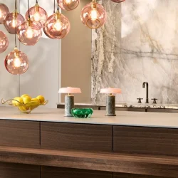 Trip No. 2 - Genopladelig Bordlampe - Silver/Rose - Design By Us