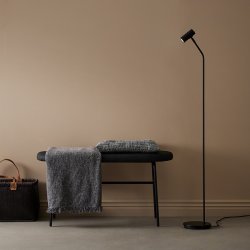 Cato Curved LED Gulvlampe - Mat Sort - Belid