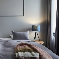 Paso tri 25 bordlampe - Sort - Petroleumsbl - Dar