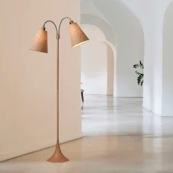 Fodg�nger Gulvlampe - Tr�look - Lys Nougat/Lys Nougat - Nielsen Light