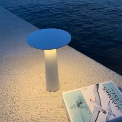 Lix IP44 Bordlampe - Perlehvid - Transportabel - IP44.de